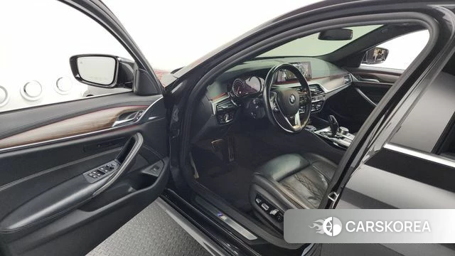 BMW 5 Series (G30) id 3937228 из Кореи 20