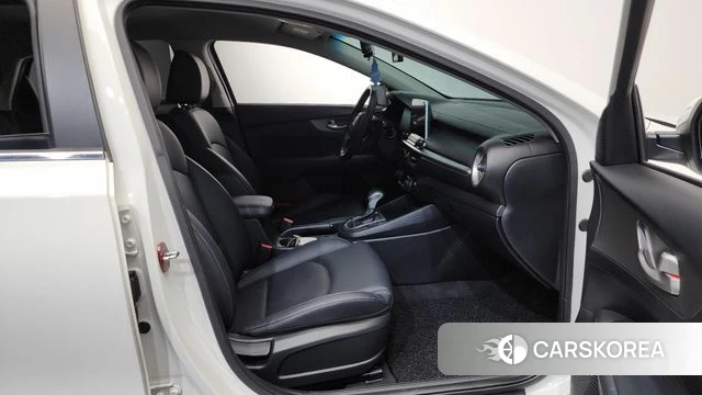 Kia Come New K3 id 4188230 из Кореи 33