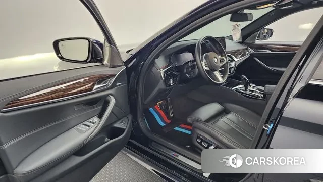 BMW 5 Series (G30) id 3348855 из Кореи 20