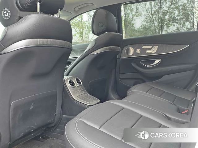 Mercedes-Benz E-class id 4260212 из Китая 10