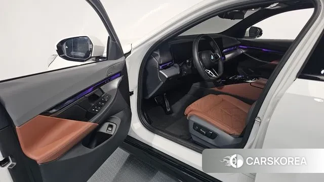 BMW 5 Series (G60) id 3549614 из Кореи 20