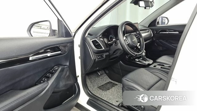 Kia Seltos id 4186686 из Кореи 33