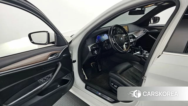 BMW 5 Series (G30) id 3854037 из Кореи 20