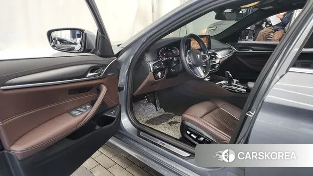 BMW 5 Series (G30) id 3447485 из Кореи 20