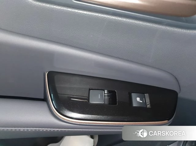 Toyota Crown Crossover id 4177894 из Кореи 17