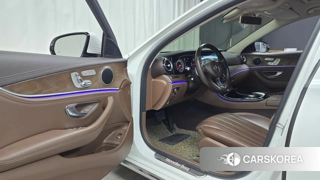 Mercedes-Benz E-Class W213 id 4411327 из Кореи 31