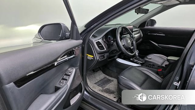Kia Seltos id 4389945 из Кореи 33