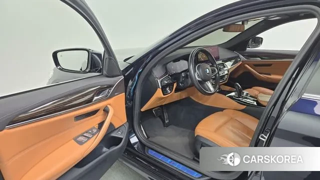 BMW 5 Series (G30) id 3765181 из Кореи 20