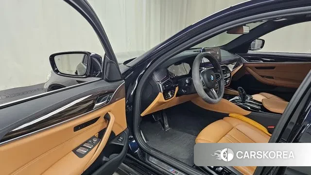 BMW 5 Series (G30) id 3422096 из Кореи 20