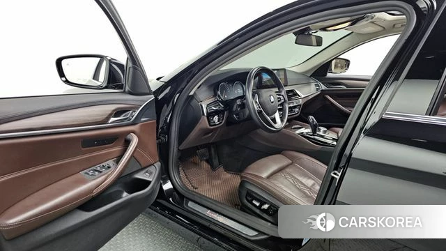 BMW 5 Series (G30) id 4626261 из Кореи 32