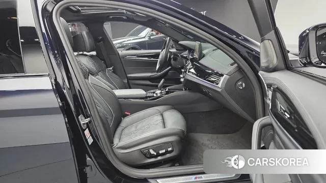 BMW 5 Series (G30) id 3348165 из Кореи 20