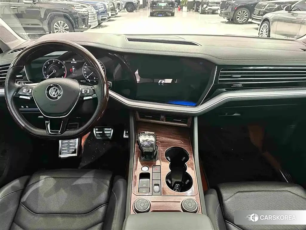 Volkswagen Touareg id 4546571 из Китая 23