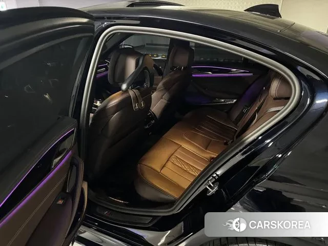 BMW 5 Series (G30) id 3643594 из Кореи 15