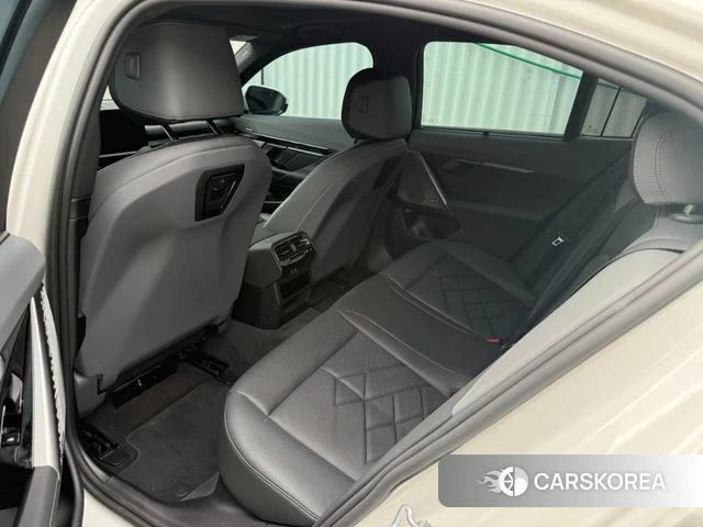 BMW 5 Series (G60) id 4479924 из Кореи 13