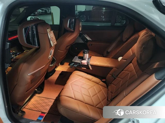 BMW 7 Series (G70) id 3798293 из Кореи 20