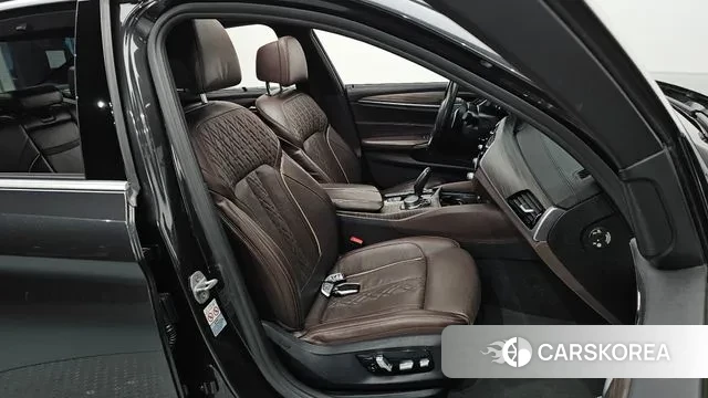 BMW 5 Series (G30) id 3709485 из Кореи 20