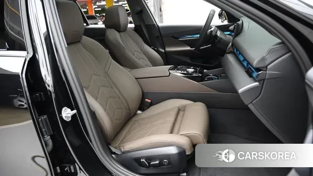 BMW 5 Series (G60) id 3431271 из Кореи 20