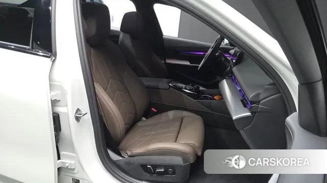 BMW 5 Series (G60) id 3679342 из Кореи 20