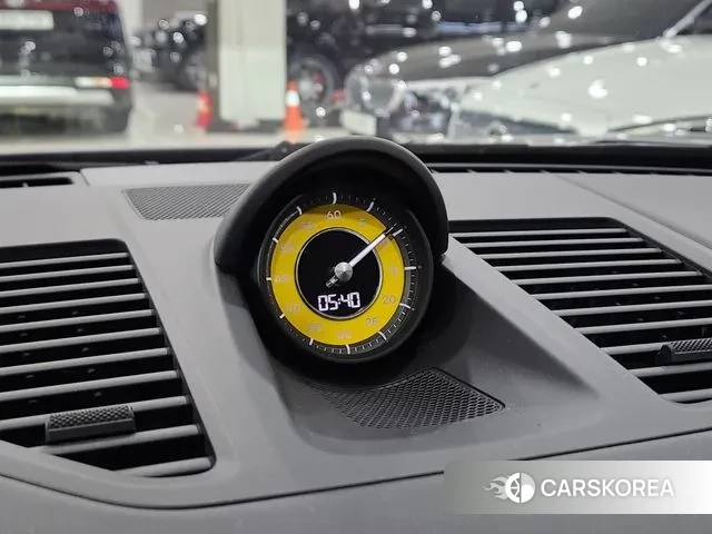 Porsche 911(992) id 2884903 из Кореи 16