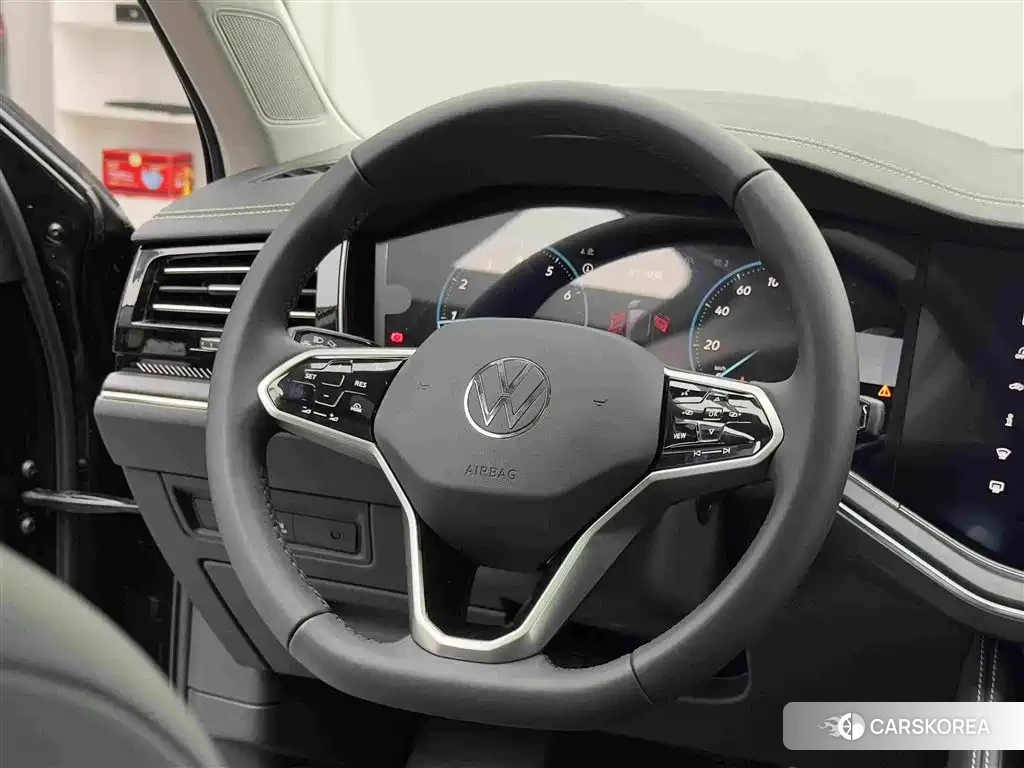 Volkswagen Touareg id 4679570 из Китая 20