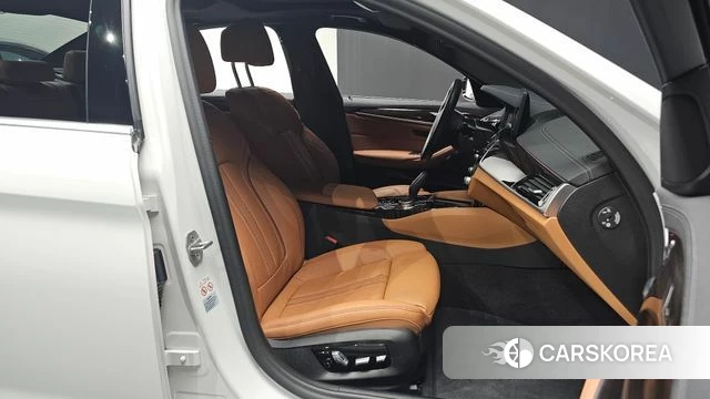 BMW 5 Series (G30) id 3812963 из Кореи 20