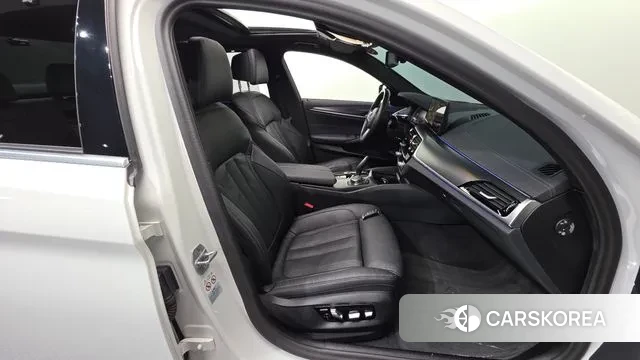 BMW 5 Series (G30) id 3533851 из Кореи 20