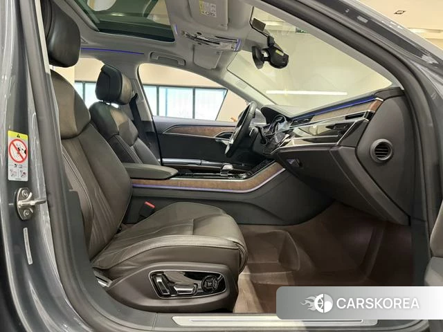 Audi A8 id 4238478 из Китая 18