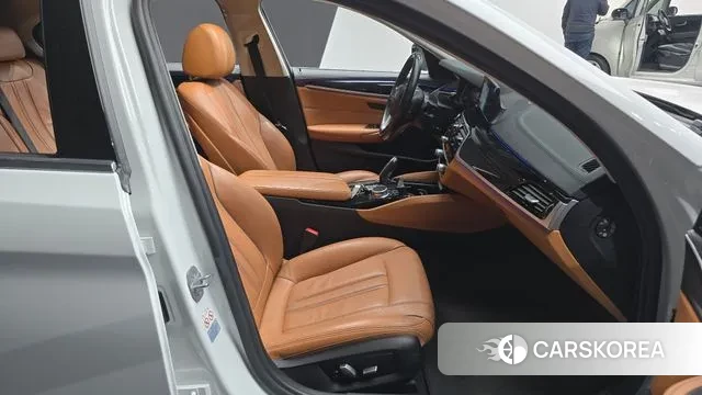 BMW 5 Series (G30) id 3622526 из Кореи 20