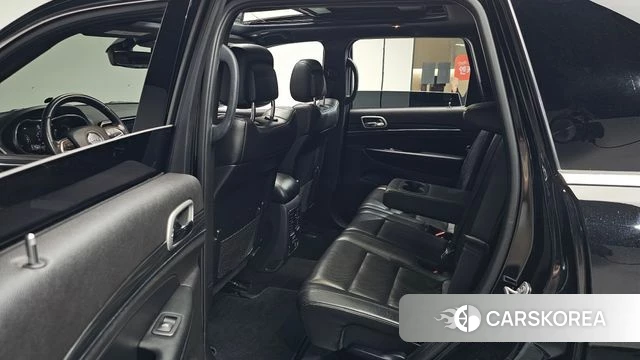 Jeep Grand Cherokee id 4284227 из Кореи 36