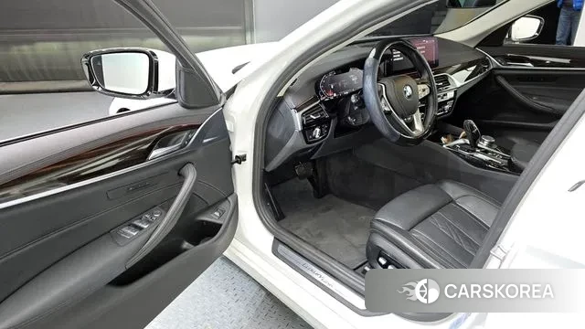 BMW 5 Series (G30) id 3581324 из Кореи 20