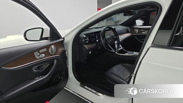 Mercedes-Benz E-Class W213 id 4683396 из Кореи 31