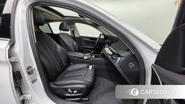 BMW 5 Series (G30) id 3396971 из Кореи 20