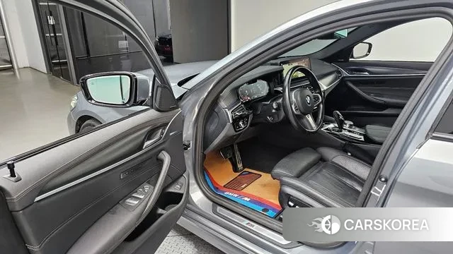 BMW 5 Series (G30) id 3431962 из Кореи 20