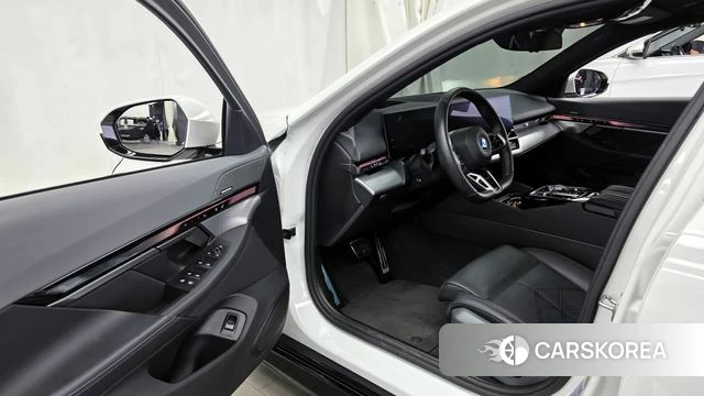 BMW i5 (G60) id 4222990 из Кореи 32