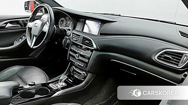 Infiniti Q30 id 4203627 из Кореи 20