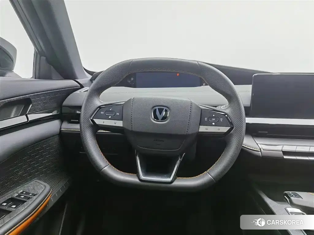 Chang'an Changan UNI-V id 4545736 из Китая 24