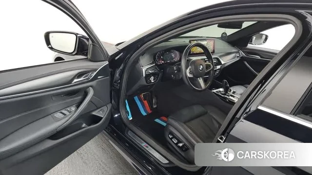 BMW 5 Series (G30) id 3523918 из Кореи 20