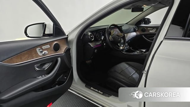 Mercedes-Benz E-Class W213 id 4663092 из Кореи 32