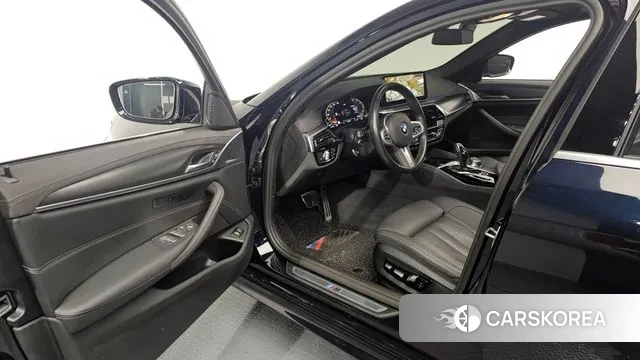 BMW 5 Series (G30) id 3690243 из Кореи 20