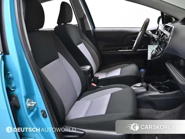 Toyota Prius C id 3593408 из Кореи 20