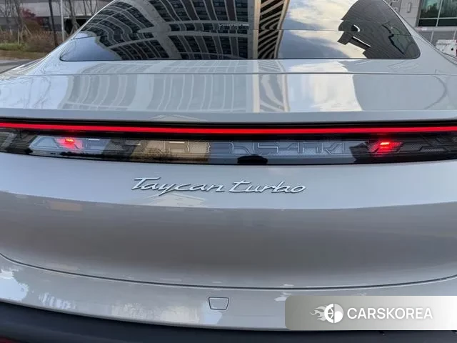 Porsche Taycan id 3695506 из Кореи 19