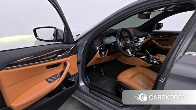 BMW 5 Series (G30) id 3851882 из Кореи 20