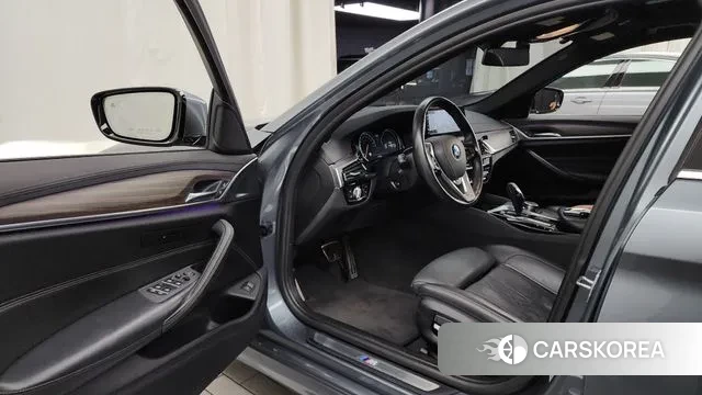 BMW 5 Series (G30) id 3050739 из Кореи 20