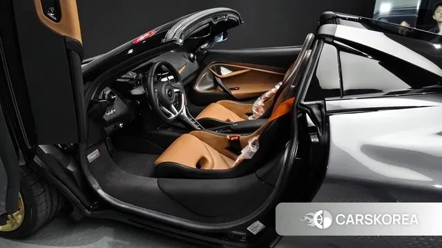 McLaren 750S id 3136647 из Кореи 20