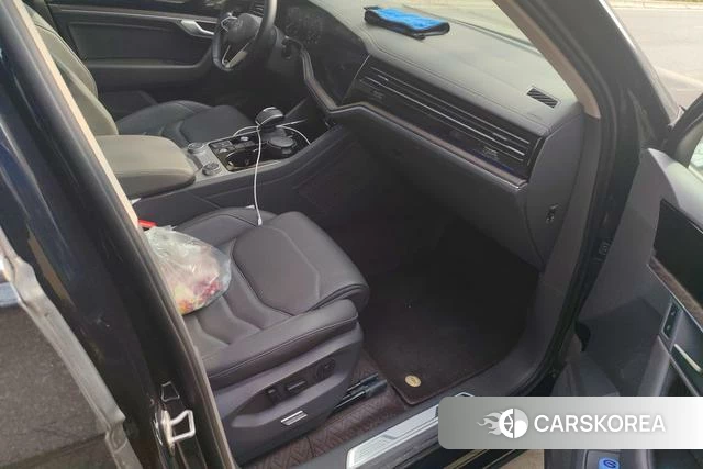 Volkswagen Touareg id 4263843 из Китая 17