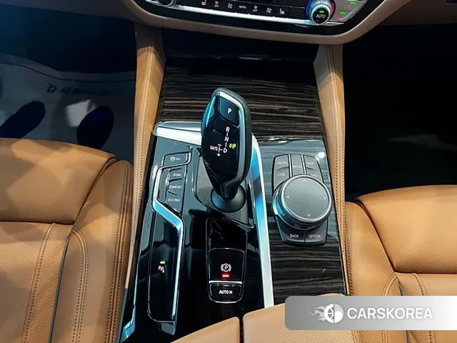 BMW 5 Series (G30) id 3043183 из Кореи 19