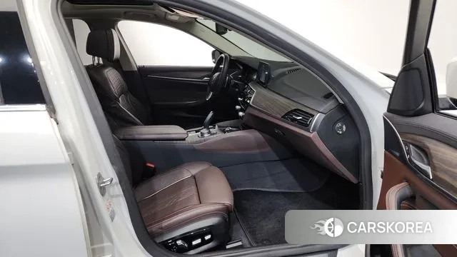 BMW 5 Series (G30) id 3672595 из Кореи 20