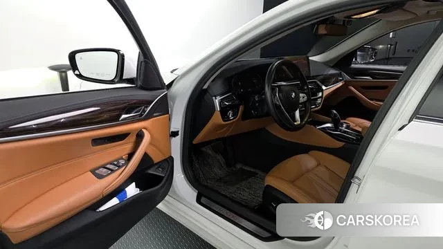 BMW 5 Series (G30) id 3468798 из Кореи 20