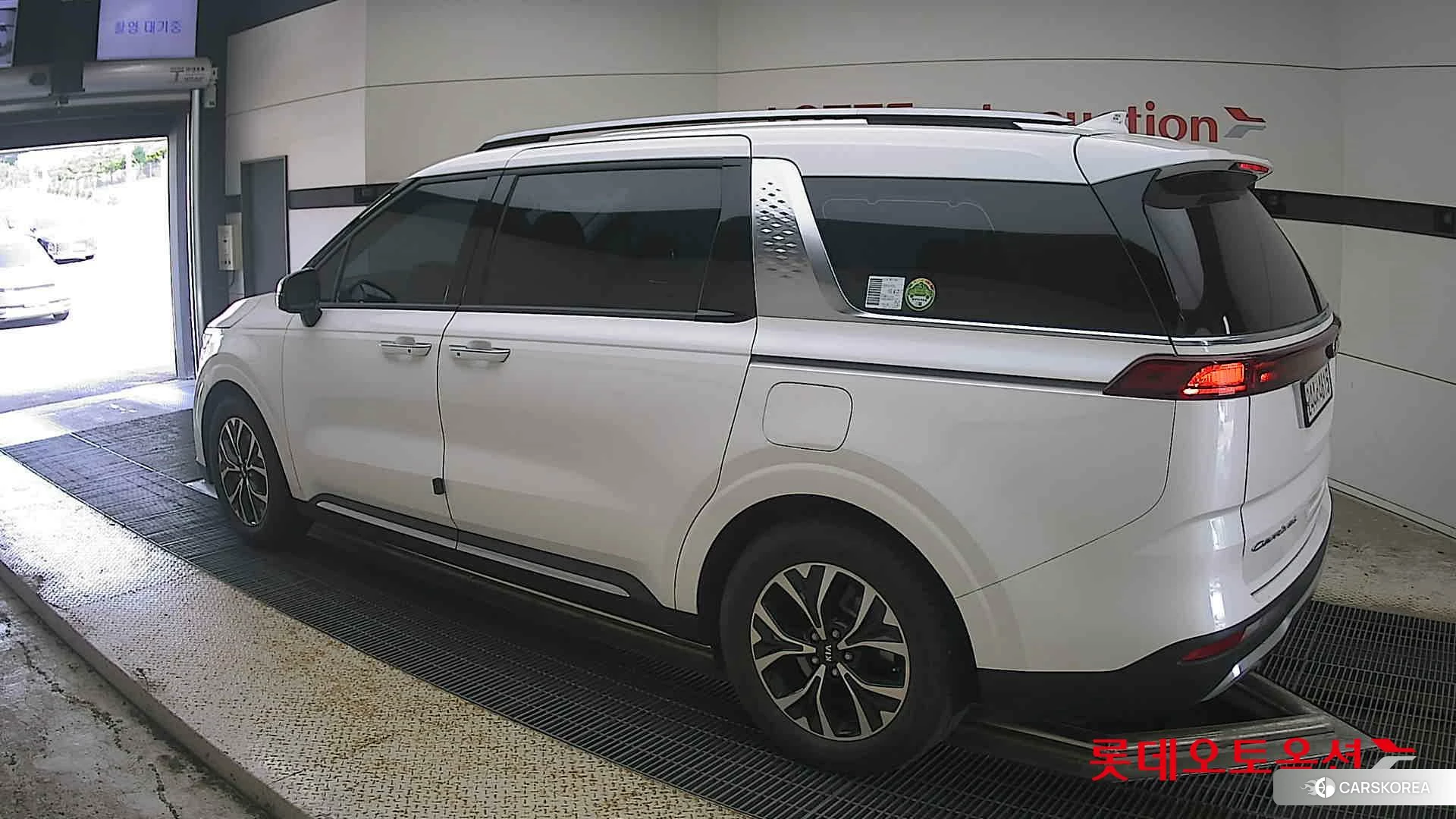 Kia Carnival id 4664337 из Кореи 38