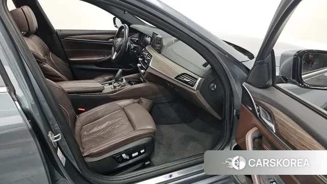 BMW 5 Series (G30) id 3505538 из Кореи 20